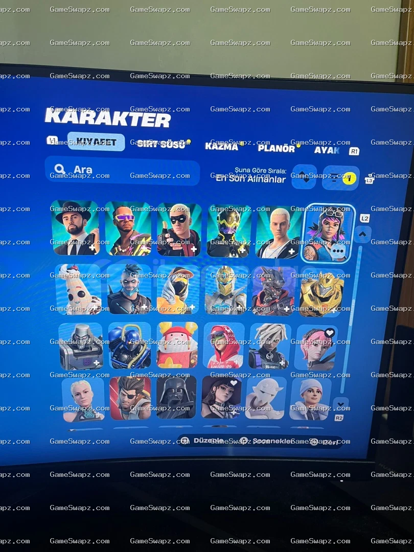 Old Season, Skin-Rich Fortnite Account